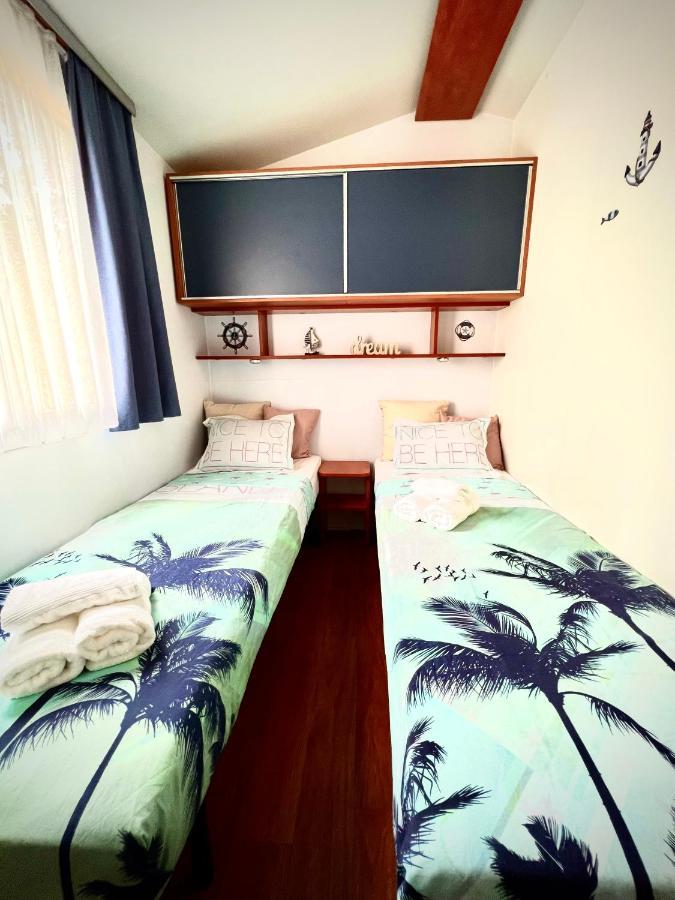 Mobile Home Nebo Luxus Klenovica Exterior foto
